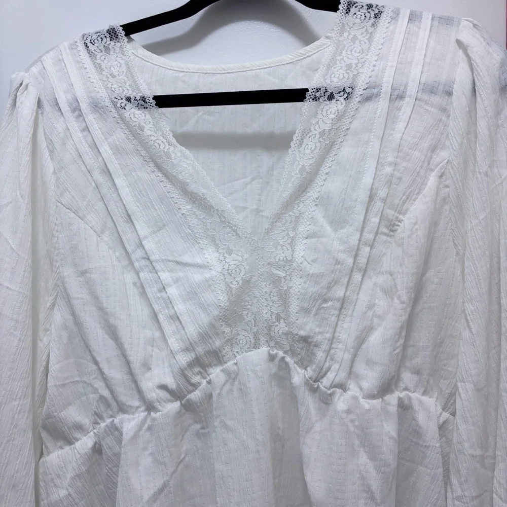 SHEIN White Lace Detail Blouse - Picture 2 of 6